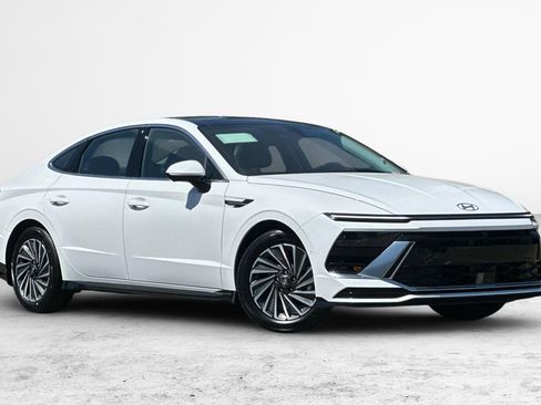 New 2025 Hyundai Sonata Limited image 2