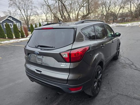 Used 2019 Ford Escape SE image 13