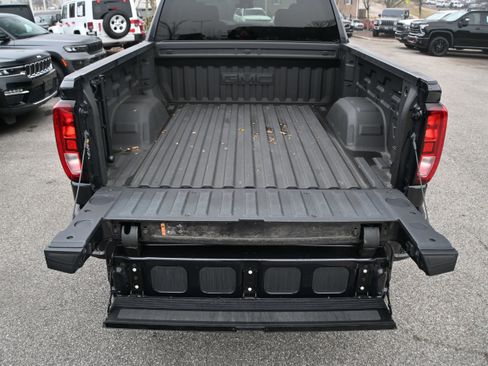 Used 2022 GMC Sierra 1500 Elevation image 13