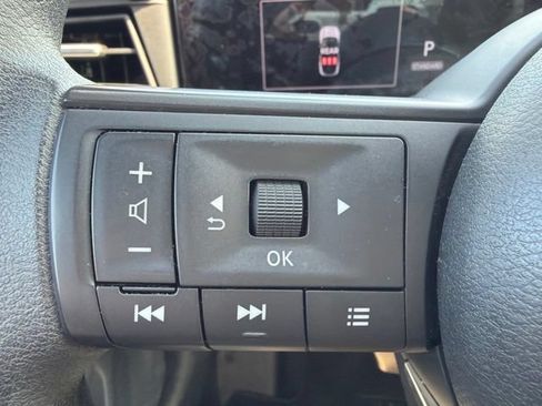 Used 2025 Nissan Kicks SV FWD image 29