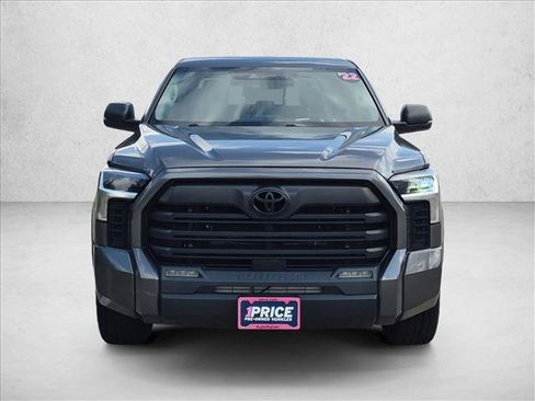 Used 2022 Toyota Tundra SR5 RWD image 2