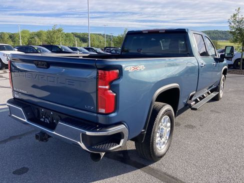 Used 2024 Chevrolet Silverado 3500 LTZ AWD/4WD image 7