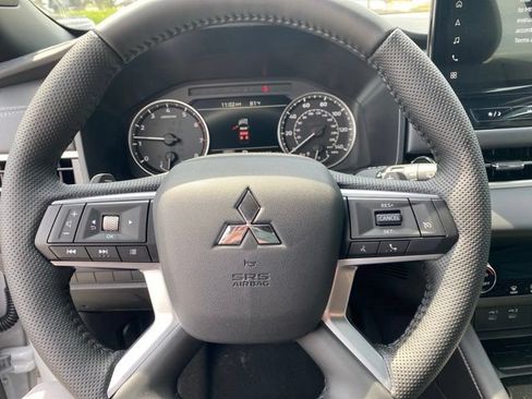 New 2026 Mitsubishi Outlander LE FWD image 10