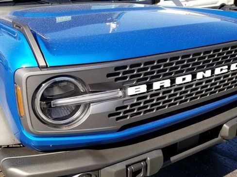 New 2025 Ford Bronco Badlands image 9