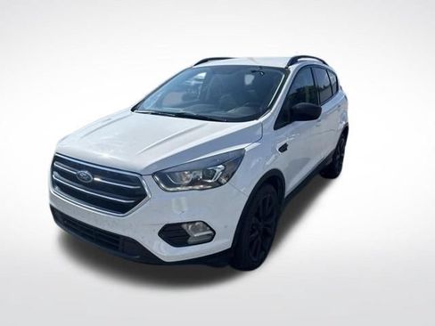 Used 2017 Ford Escape SE w/ Equipment Group 201A AWD/4WD image 1