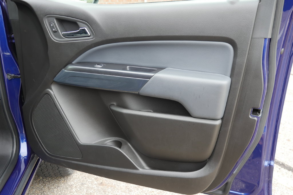 Used 2015 Chevrolet Colorado Z71 AWD/4WD image 11
