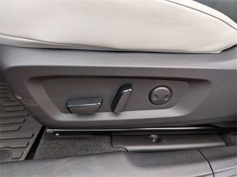 New 2025 Mitsubishi Outlander SE image 15