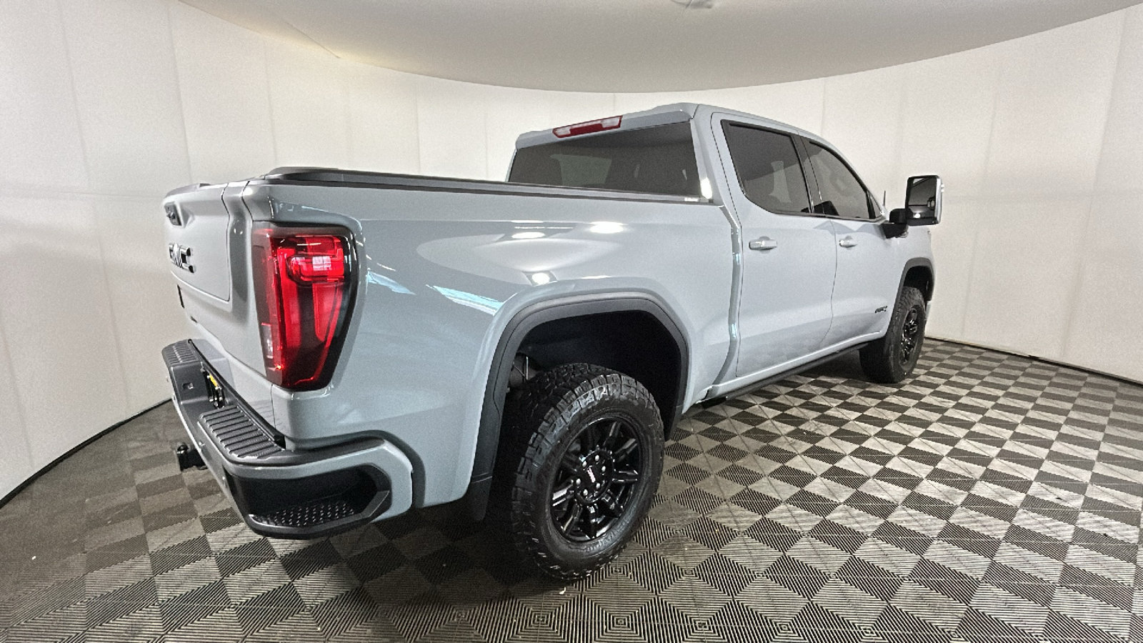 Used 2025 GMC Sierra 1500 AT4 AWD/4WD image 3