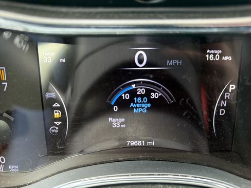 Used 2020 Jeep Grand Cherokee Limited image 19