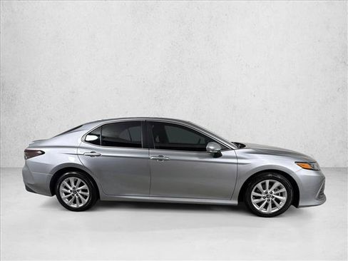 Used 2022 Toyota Camry LE w/ Convenience Package FWD image 3