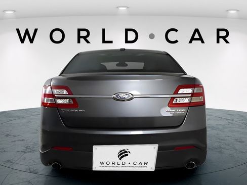 Used 2019 Ford Taurus Limited FWD image 2