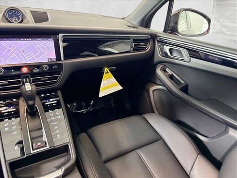 Certified 2026 Porsche Macan Turbo AWD/4WD image 22