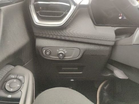 Used 2025 Chevrolet TrailBlazer LT AWD/4WD image 24