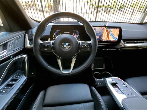 Used 2025 BMW X1 xDrive28i image 5