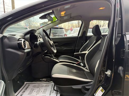 Used 2020 Nissan Versa SV image 18