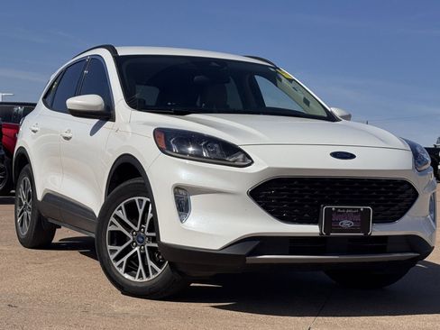 Used 2020 Ford Escape SEL image 2