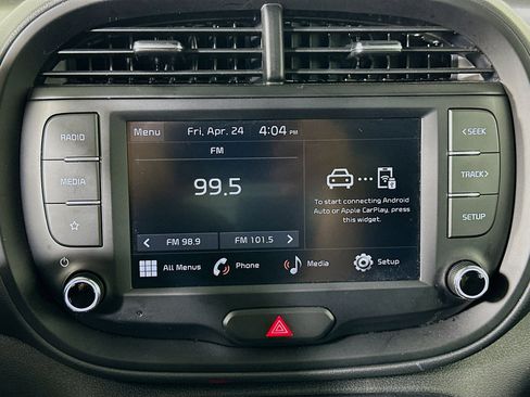 Used 2025 Kia Soul LX w/ LX Technology Package FWD image 21