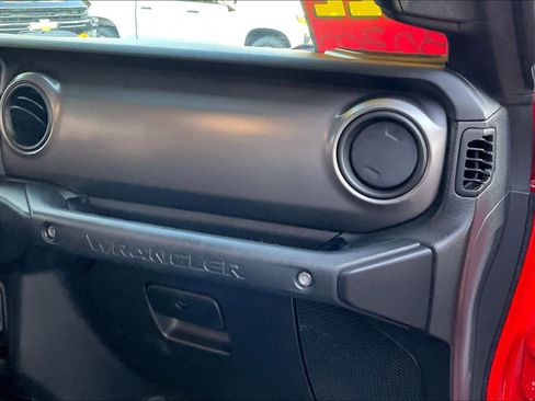 Used 2023 Jeep Wrangler Sport S image 15