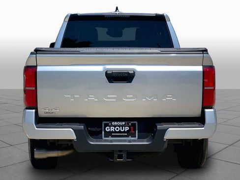 Used 2025 Toyota Tacoma SR5 AWD/4WD image 5