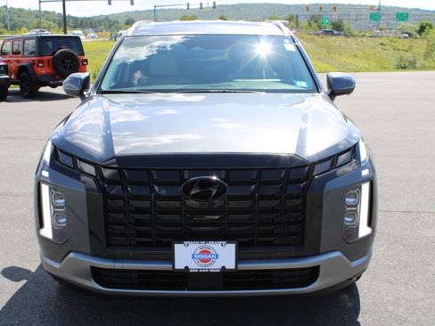 Used 2024 Hyundai Palisade SEL w/ Premium Package AWD/4WD image 3