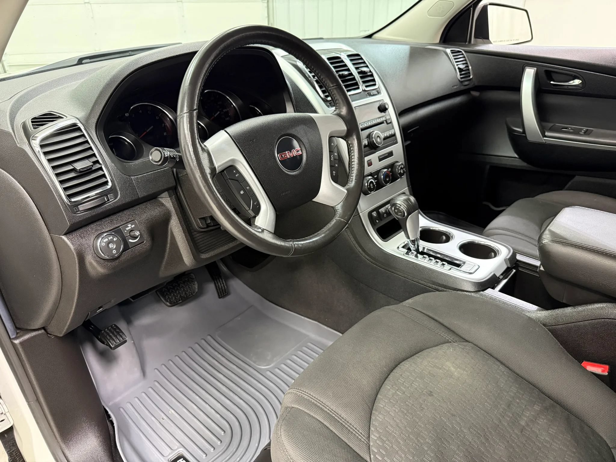 Used 2011 GMC Acadia SLE AWD/4WD image 12