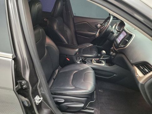 Used 2016 Jeep Cherokee Limited image 21