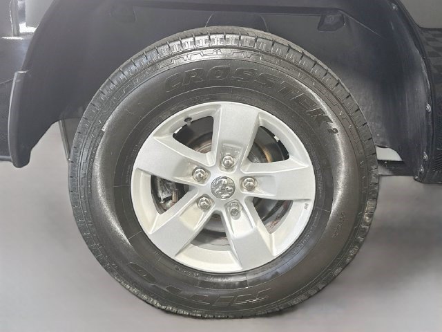Used 2021 RAM 1500 Tradesman w/ Chrome Plus Package RWD image 31