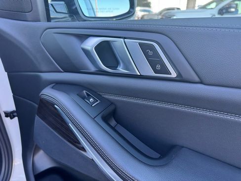 Used 2020 BMW X5 xDrive40i w/ Premium Package image 16