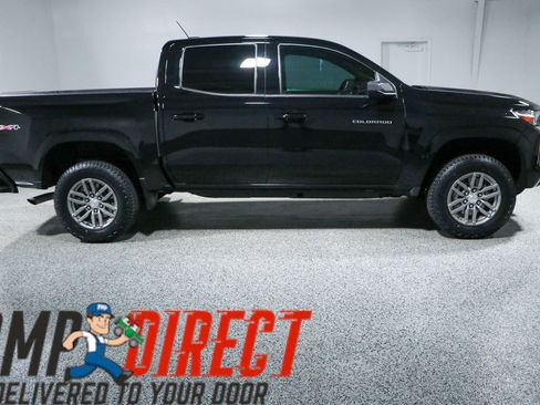 Used 2023 Chevrolet Colorado LT w/ LT Convenience Package AWD/4WD image 6