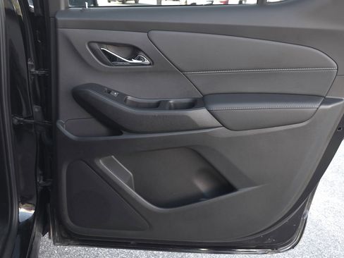 Used 2023 Chevrolet Traverse Premier image 44