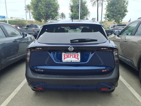 New 2026 Nissan Kicks SR FWD image 10