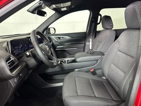 Used 2024 Chevrolet Traverse LT w/ Trailering Package image 11