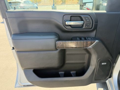 Used 2020 GMC Sierra 2500 Denali w/ Denali Ultimate Package AWD/4WD image 18