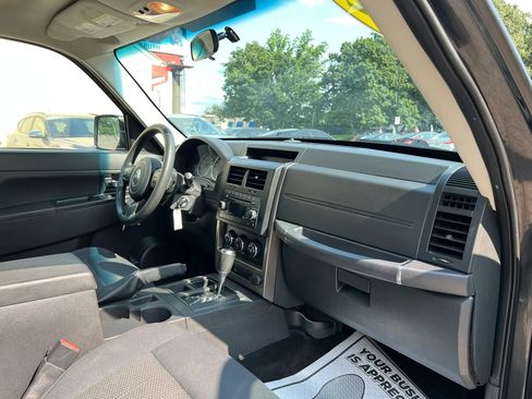 Used 2012 Jeep Liberty Sport RWD image 19