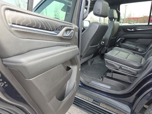 Used 2021 GMC Yukon Denali w/ Denali Premium Package image 13