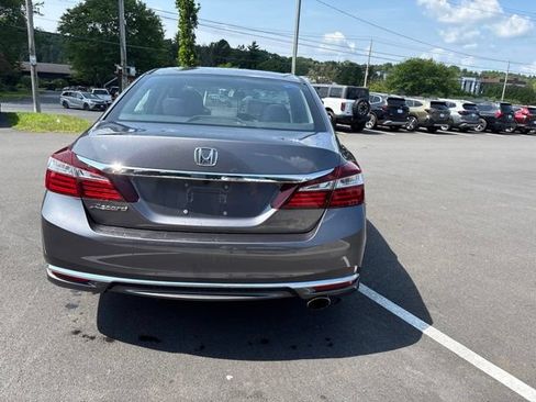 Used 2017 Honda Accord LX image 7
