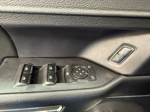 Used 2019 Ford Expedition XLT w/ Equipment Group 201A AWD/4WD image 12
