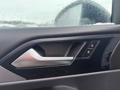 Used 2024 Volkswagen Jetta SE image 11