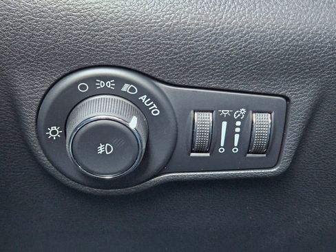 New 2026 Jeep Compass Limited image 18