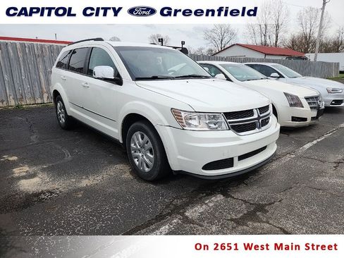 Used 2017 Dodge Journey SE w/ Flexible Seating Group image 1