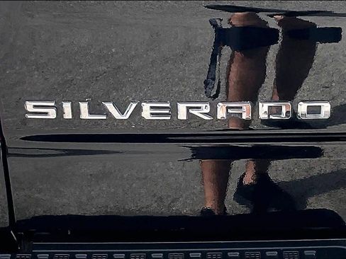 Used 2023 Chevrolet Silverado 1500 LT image 33