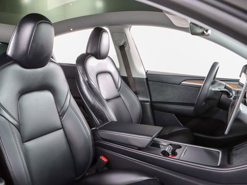 Used 2024 Tesla Model Y Long Range image 25