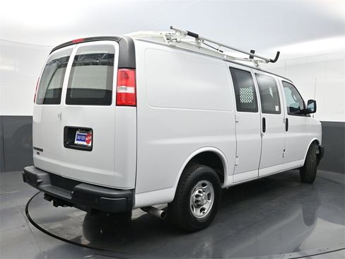 Used 2020 Chevrolet Express 2500 w/ Driver Convenience Package image 19