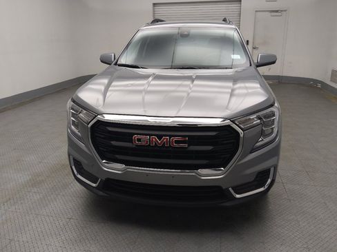 Used 2024 GMC Terrain SLE w/ Driver Convenience Package image 15