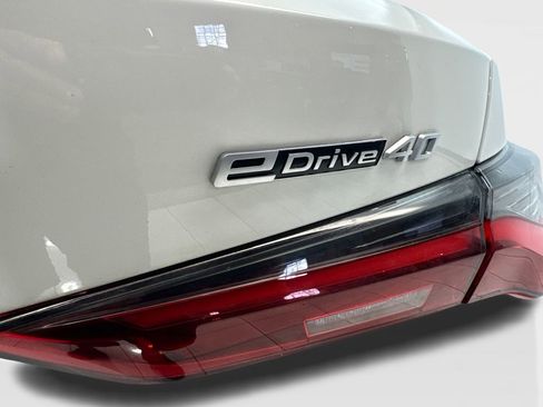 Used 2023 BMW i4 eDrive40 RWD image 24