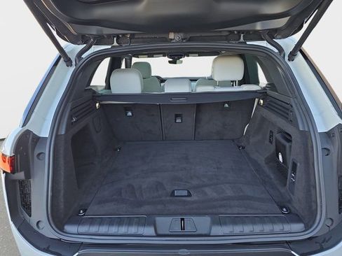 Used 2025 Land Rover Range Rover Sport S image 12