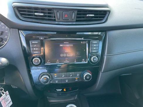 Used 2020 Nissan Rogue S AWD/4WD image 9
