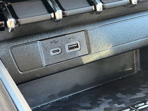 Used 2023 Chevrolet Colorado Z71 w/ Z71 Convenience Package 2 image 31