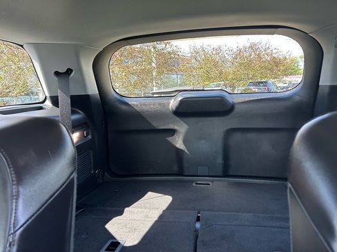 Used 2022 Ford Explorer XLT w/ Equipment Group 202A image 13