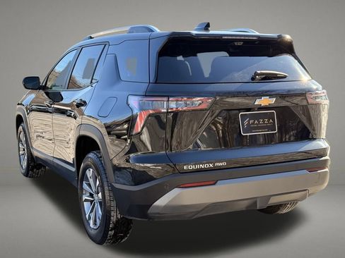 Used 2025 Chevrolet Equinox LT image 3